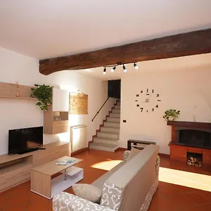 La Casa Col Portico Apartment